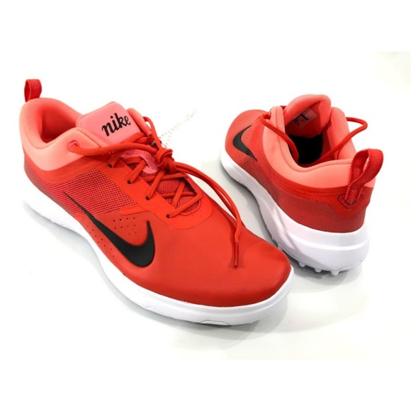 nike akamai women's golf shoe
